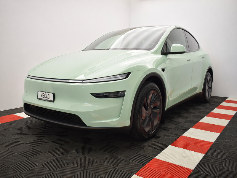 mbcarstyling-tesla-light-green-folieren