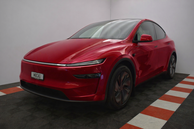 mbcarstyling-tesla-red-folieren