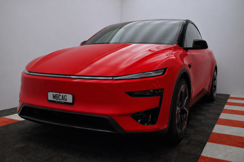 mbcarstyling-tesla-rot-folieren