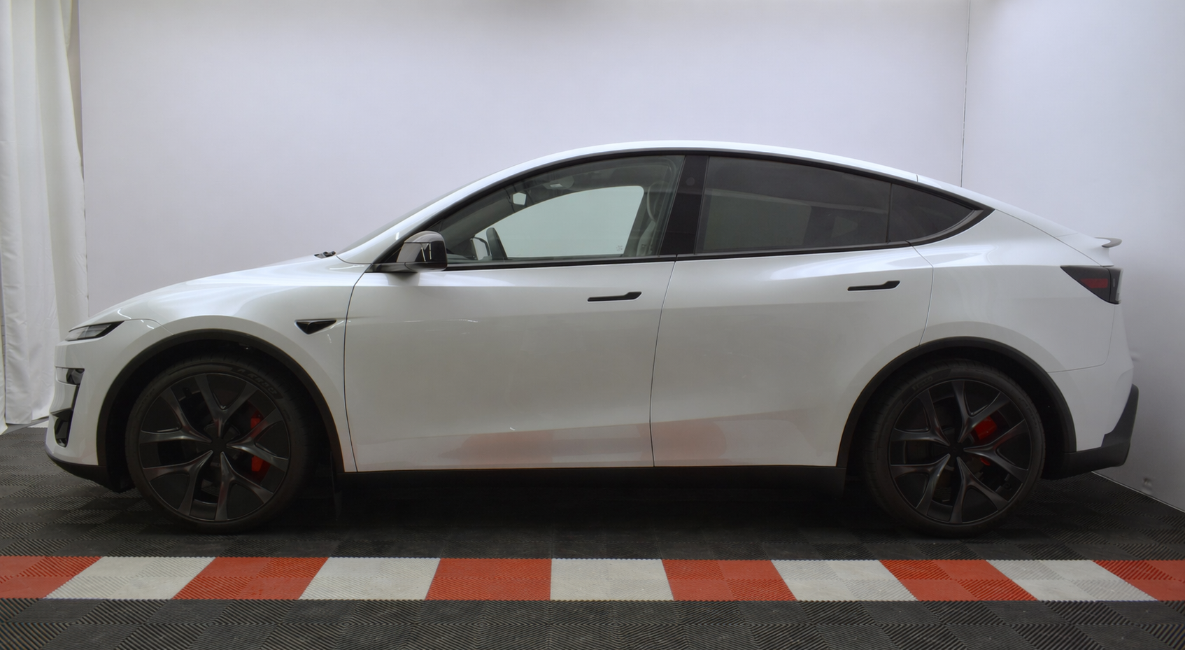 mbcarstyling-tesla-scheibentönen-model-y-weiss